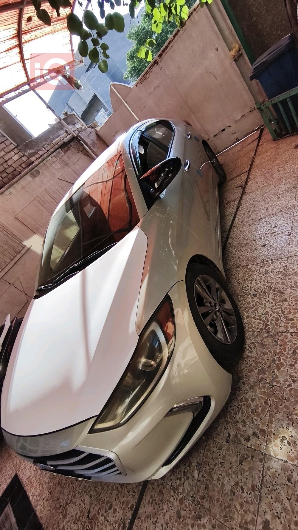 هيونداي النترا